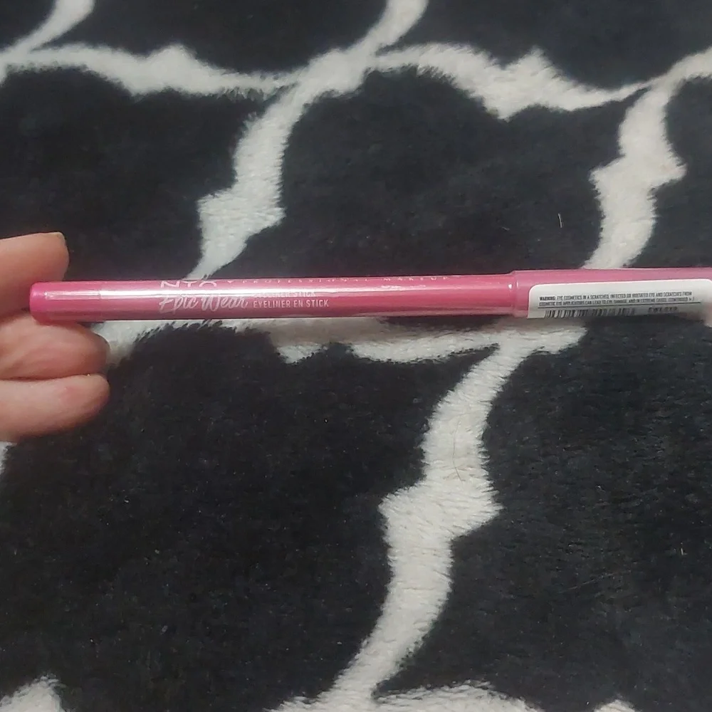 NYX Epic Wear‎ Eyeliner Stick in Bold Pink